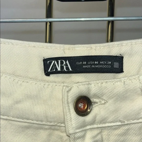 Zara Slouchy Jeans Black Label High Waist Pleated Cream Cropped - Size 6 NWT - Picture 2 of 12